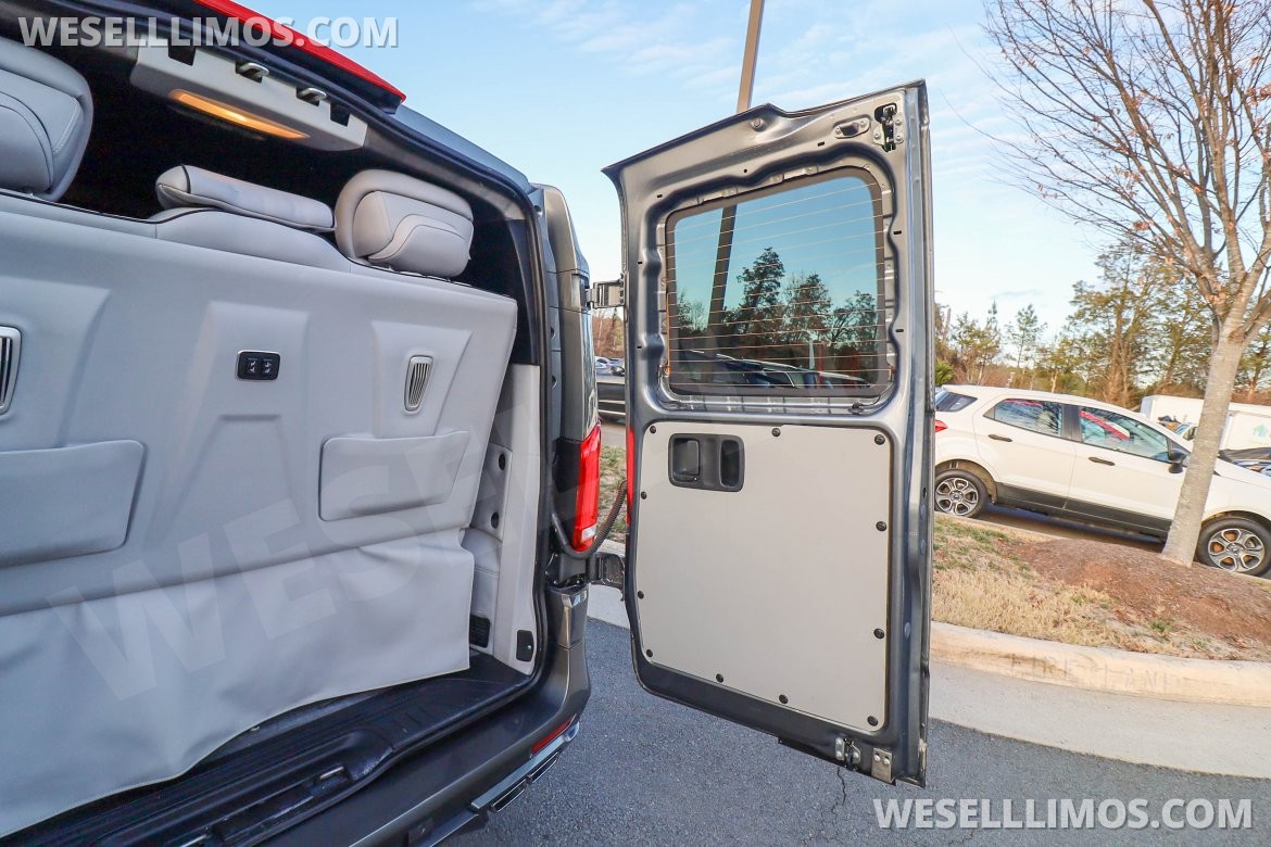 CEO SUV Mobile Office for Sale in Chantilly, VA - Photo 13