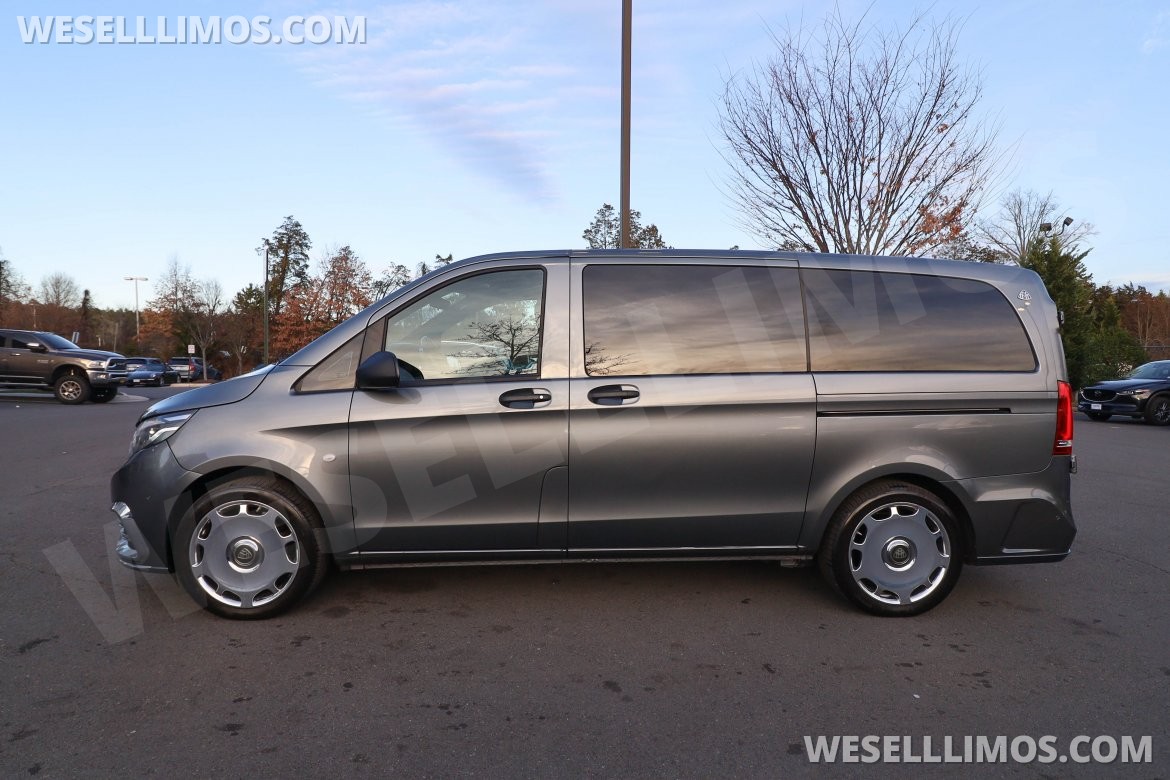 CEO SUV Mobile Office for Sale in Chantilly, VA - Photo 22