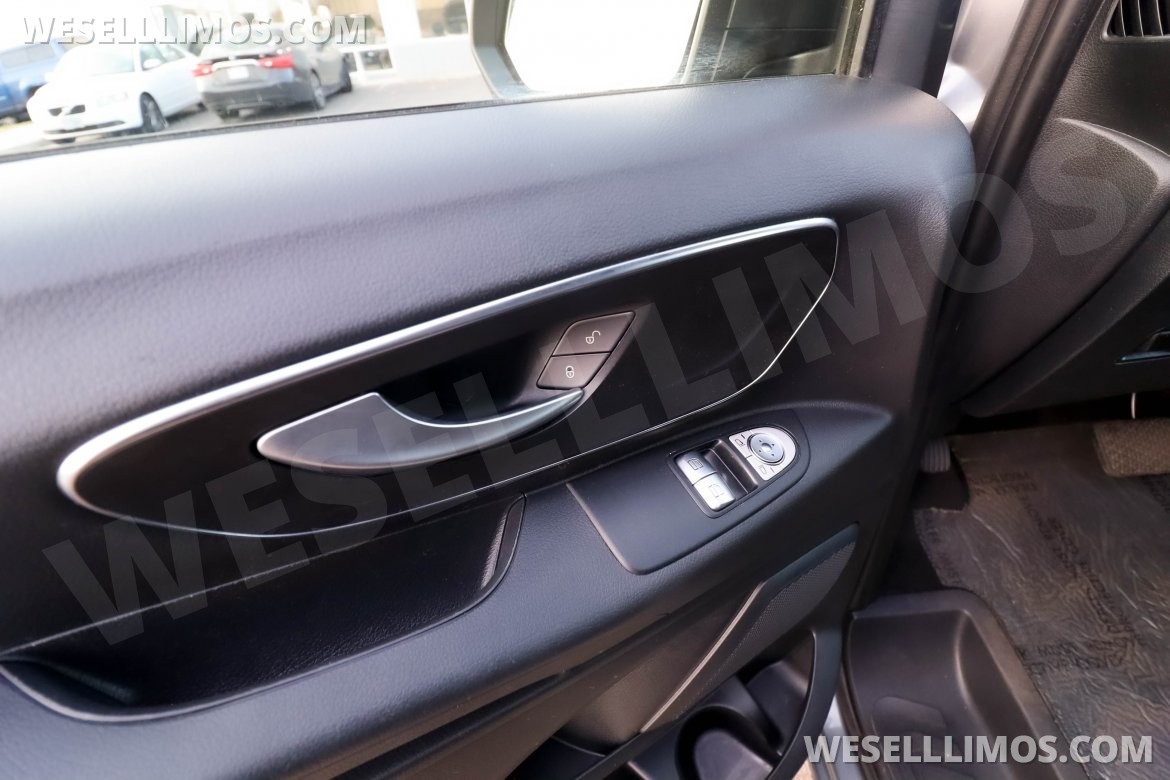 CEO SUV Mobile Office for Sale in Chantilly, VA - Photo 43