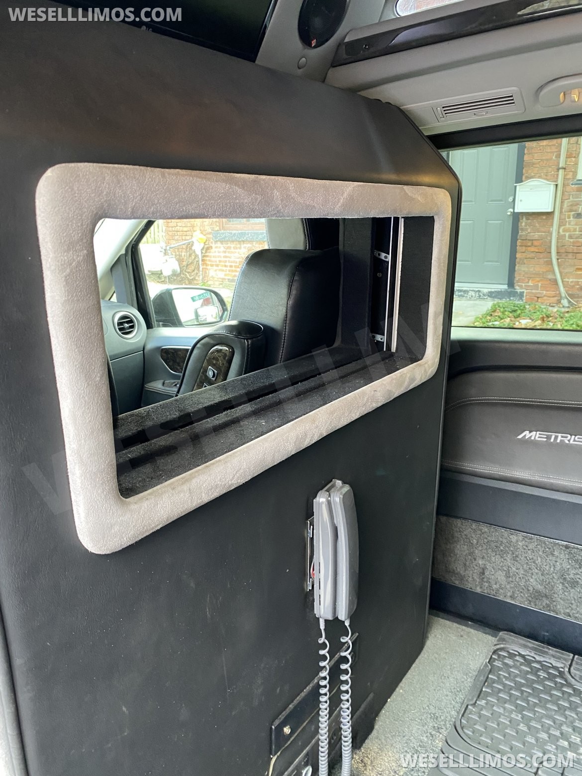 CEO SUV Mobile Office for Sale in Hamilton, ON - Photo 5