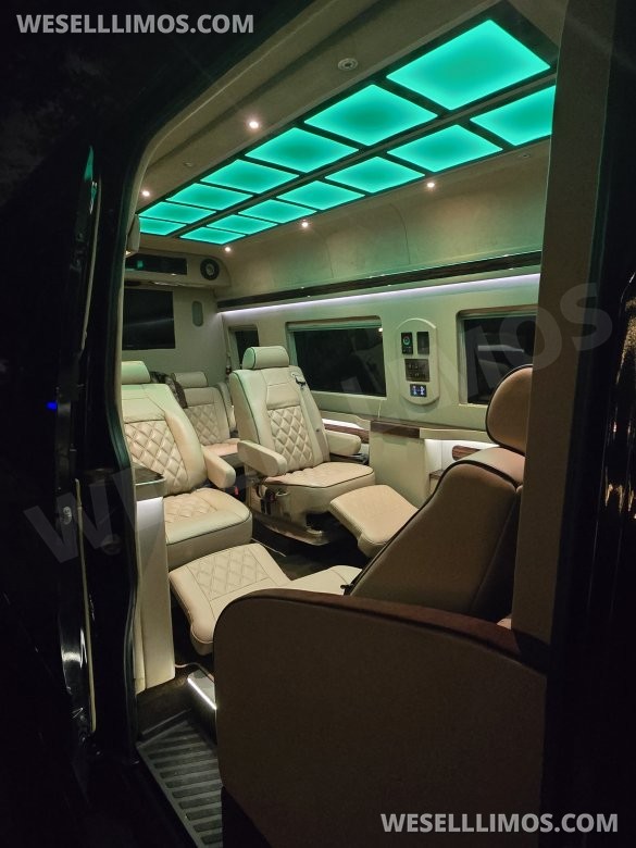 2013 Mercedes-Benz 2500 Sprinter for Sale in Dallas, TX - Main Photo