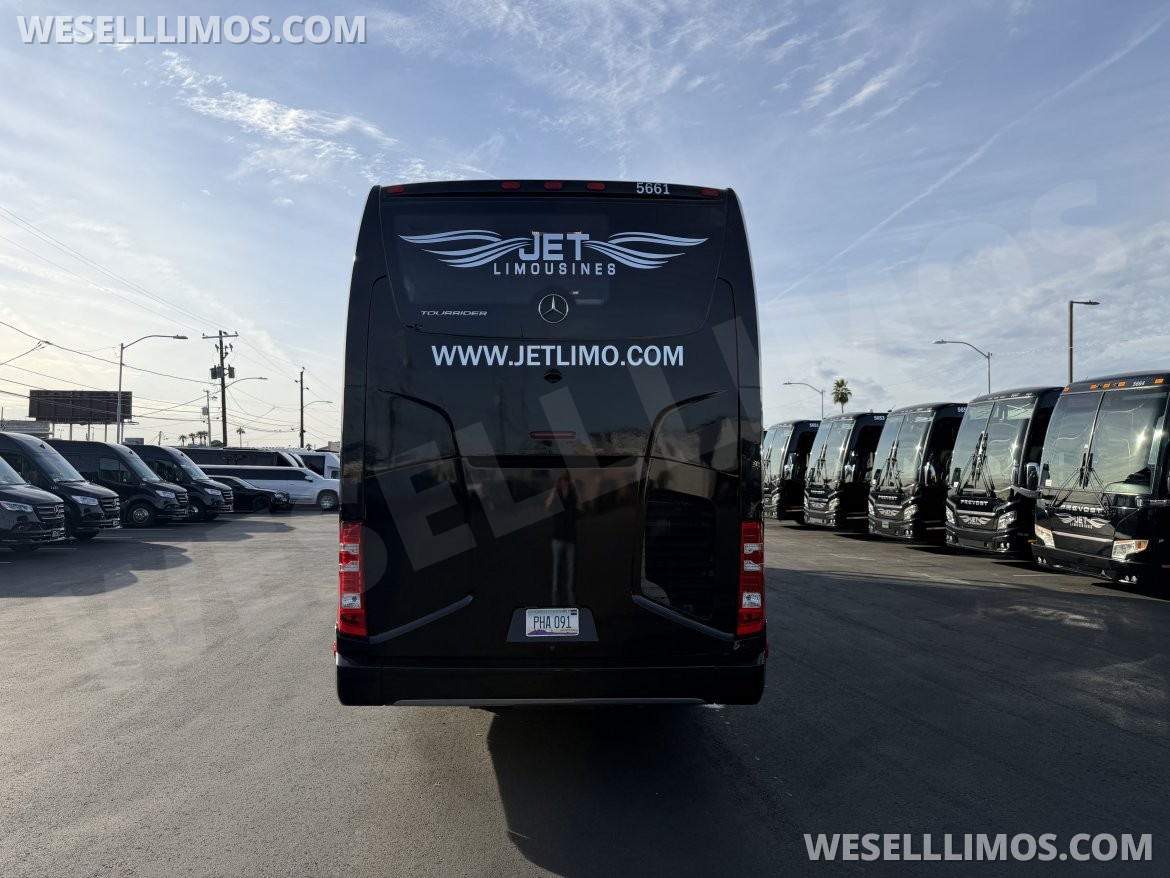 Motorcoach for Sale in Phoenix, AZ - Photo 5