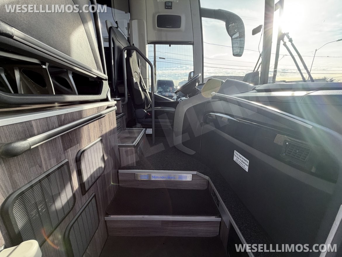 Motorcoach for Sale in Phoenix, AZ - Photo 8
