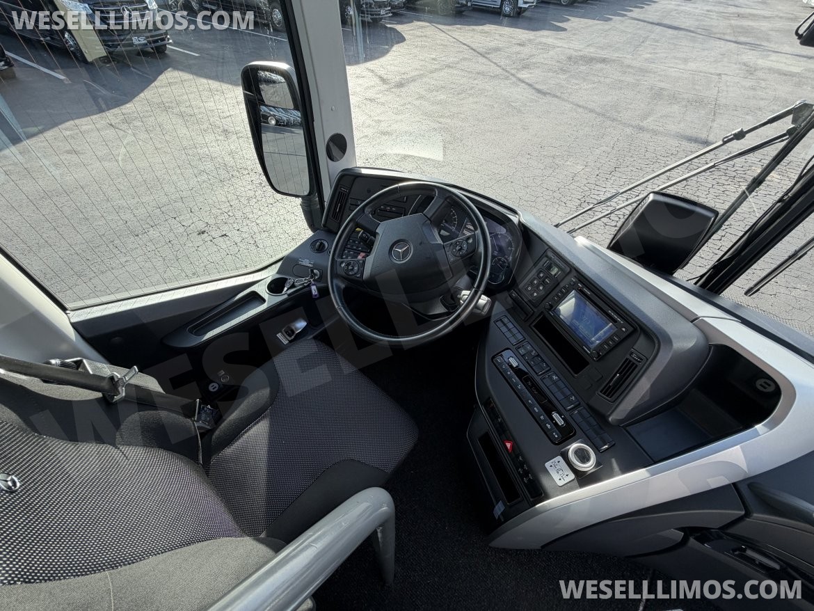 Motorcoach for Sale in Phoenix, AZ - Photo 10