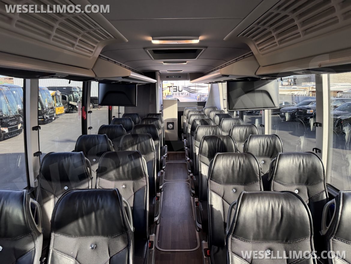 Motorcoach for Sale in Phoenix, AZ - Photo 13