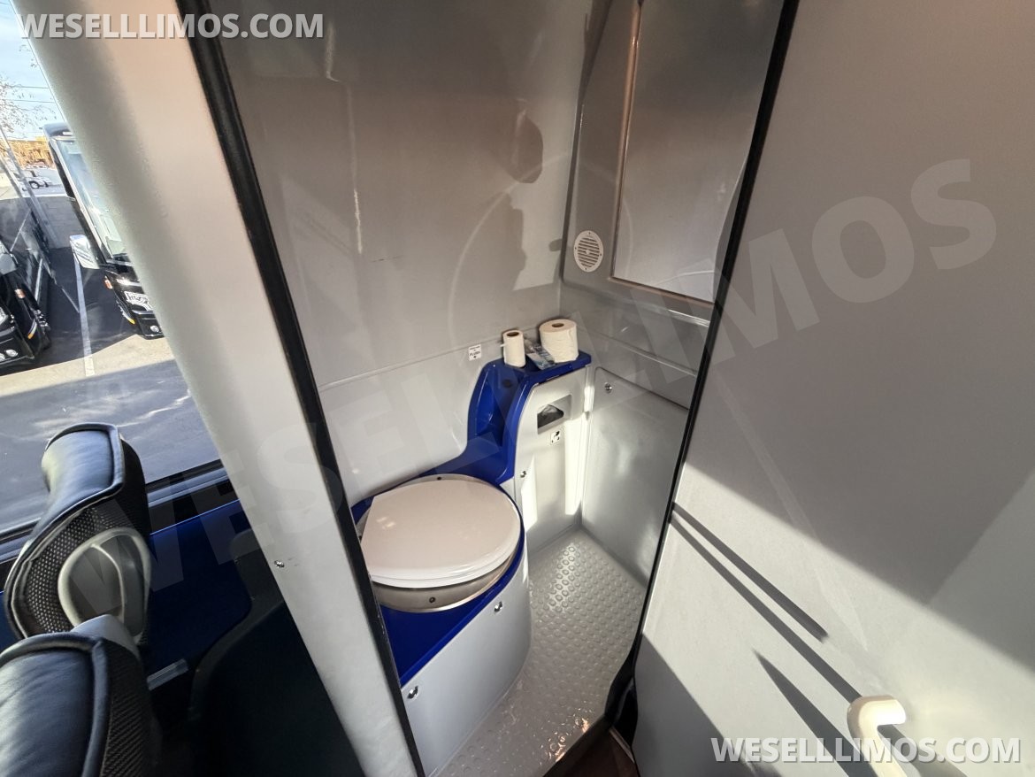 Motorcoach for Sale in Phoenix, AZ - Photo 14