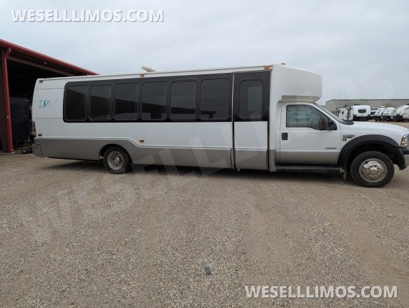 2007 Ford F550 Limo Bus for Sale in Kyle, TX - Main Photo
