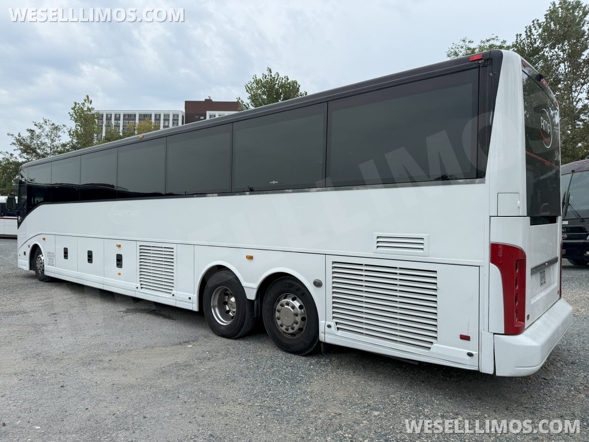 Motorcoach for Sale in Rockville, MD - Photo 3
