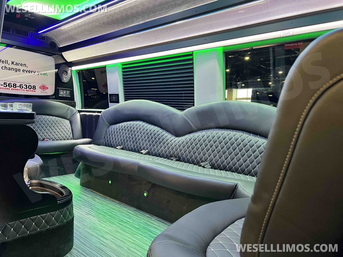 Limo Bus for Sale in Springfield, MO - Photo 10