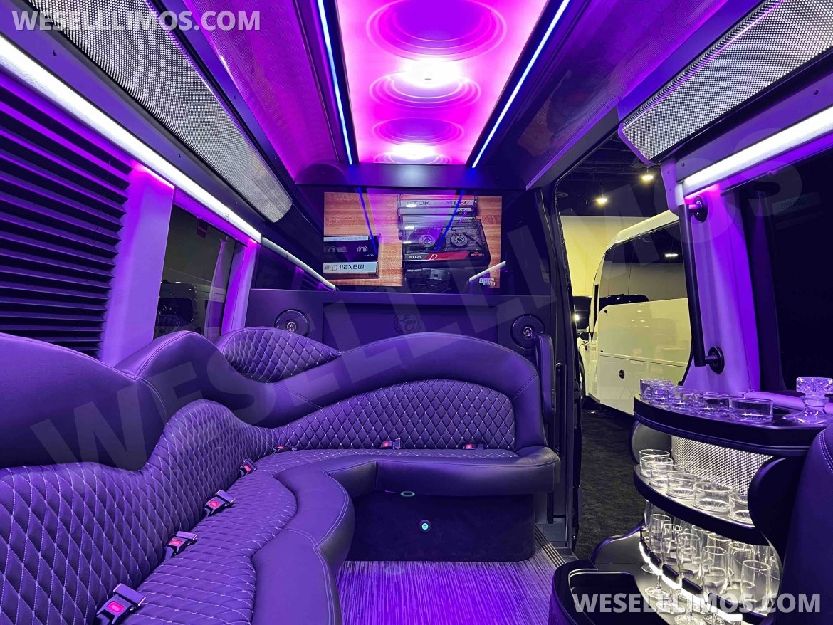Limo Bus for Sale in Springfield, MO - Photo 11