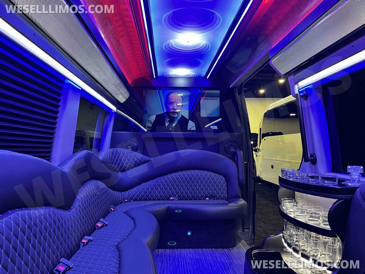 Limo Bus for Sale in Springfield, MO - Photo 12