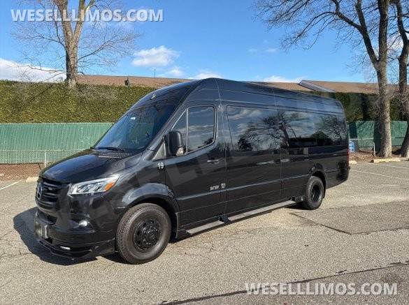 2023 Mercedes-Benz Sprinter Sprinter for Sale in baldwin, NY - Photo 3