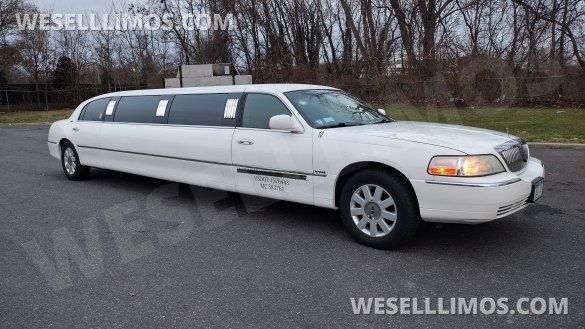2005 Lincoln Town Car Limousine for Sale in PLAINVIEW, NY - Main Photo