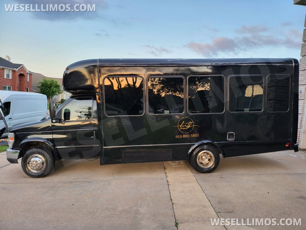 Limo Bus for Sale in Cedar Hill, TX - Photo 7