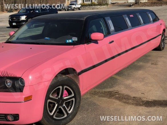 2005 Chrysler 300 Limousine for Sale in Swanzey, NH - Photo 2