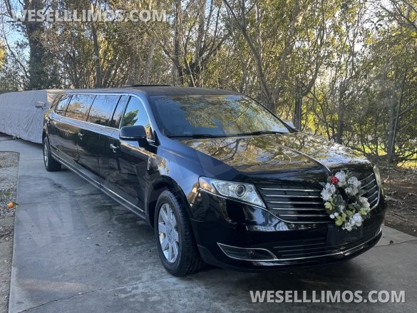 2015 Lincoln MKT Limousine for Sale in Glendale, CA - Main Photo