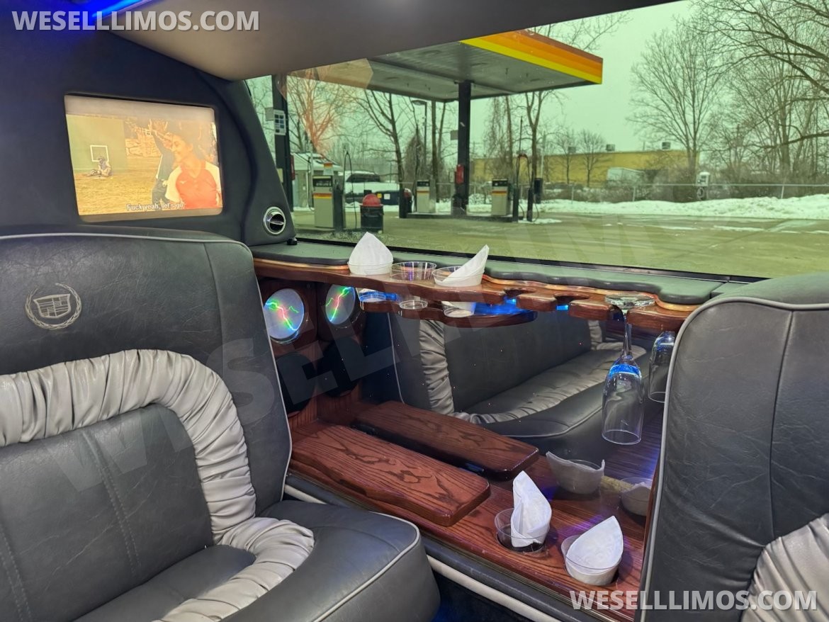 SUV Stretch for Sale in Erie, PA - Photo 16