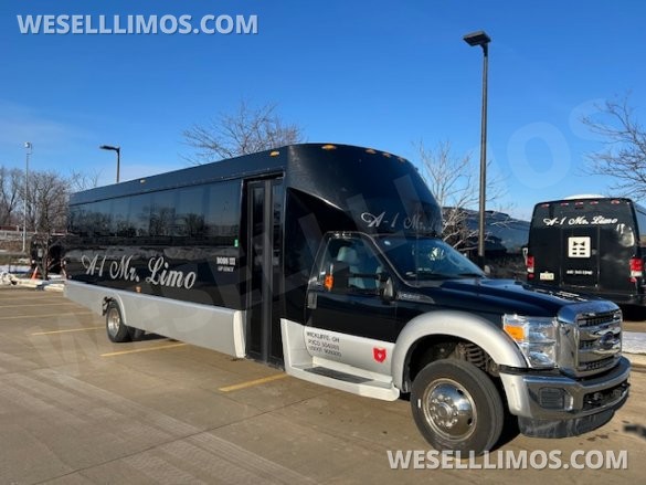 2014 Ford F550 Limo Bus for Sale in WICKLIFFE, OH - Photo 2
