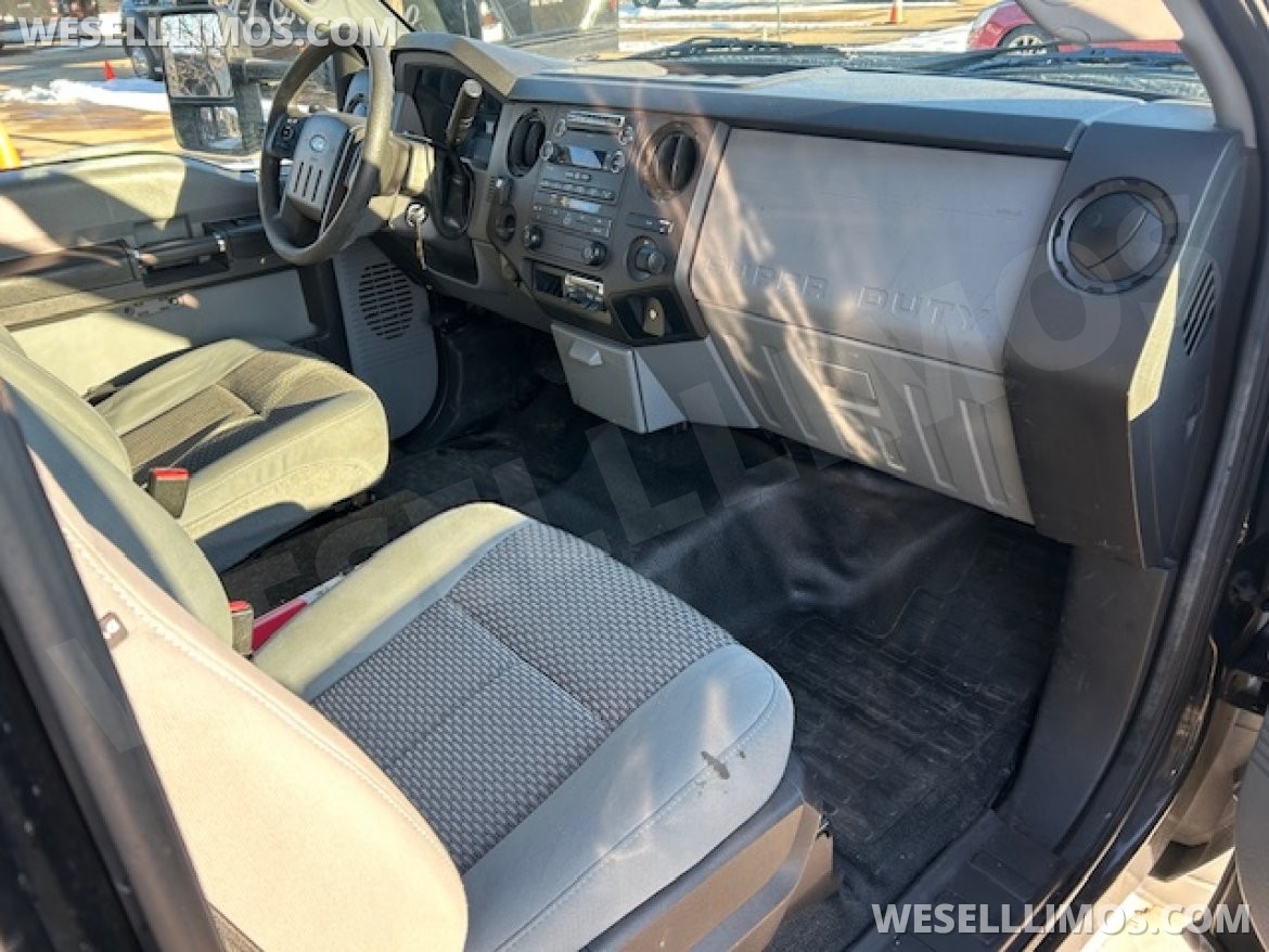 Limo Bus for Sale in WICKLIFFE, OH - Photo 21