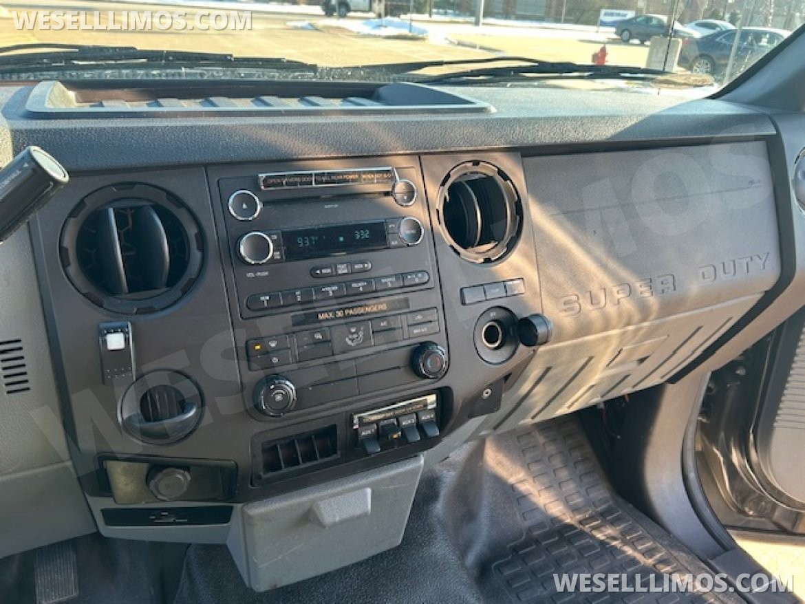 Limo Bus for Sale in WICKLIFFE, OH - Photo 22