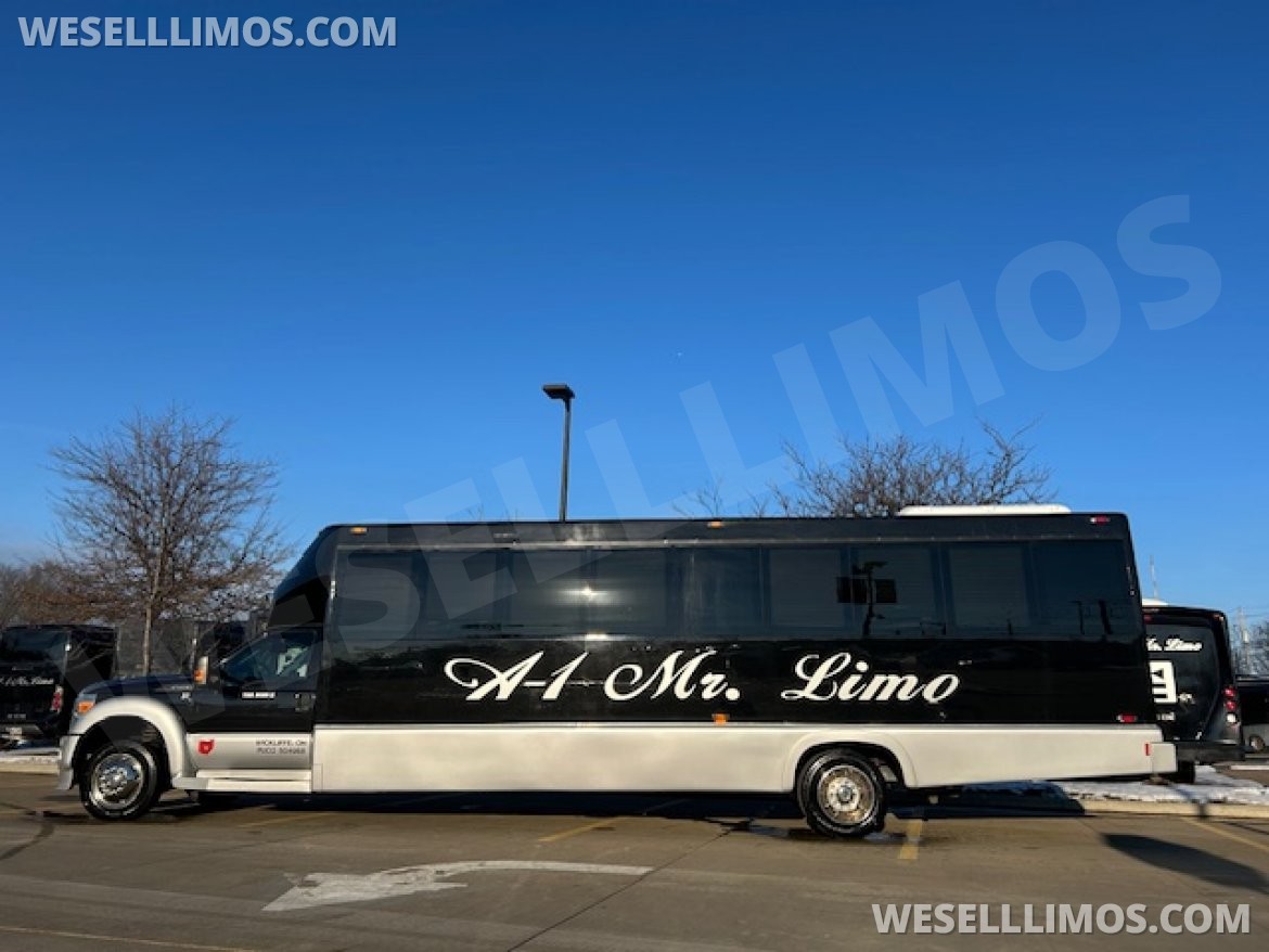 Limo Bus for Sale in Wickliffe, OH - Main Photo