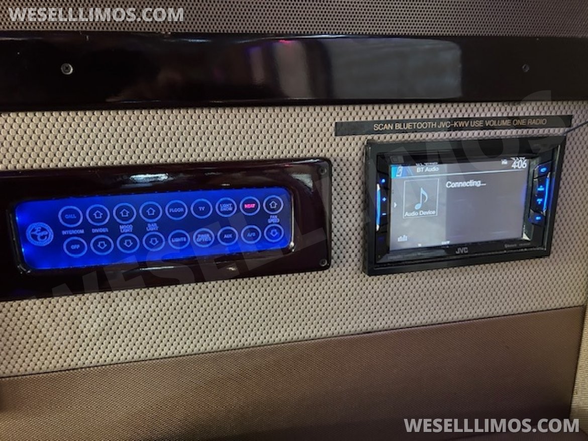 Limo Bus for Sale in Wickliffe, OH - Photo 13
