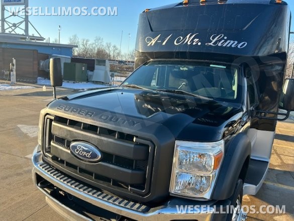 2013 Ford F550 Limo Bus for Sale in Wickliffe, OH - Photo 3