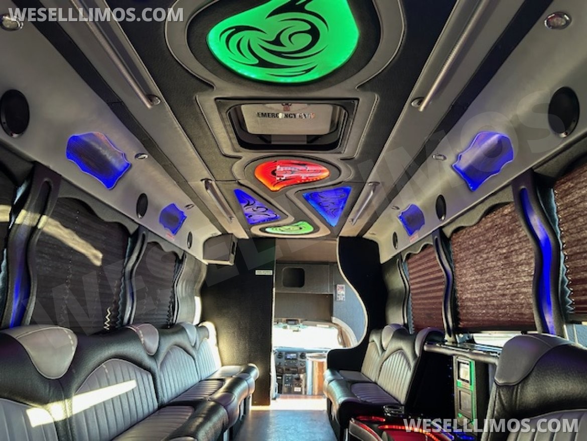 Limo Bus for Sale in Wickliffe, OH - Photo 11