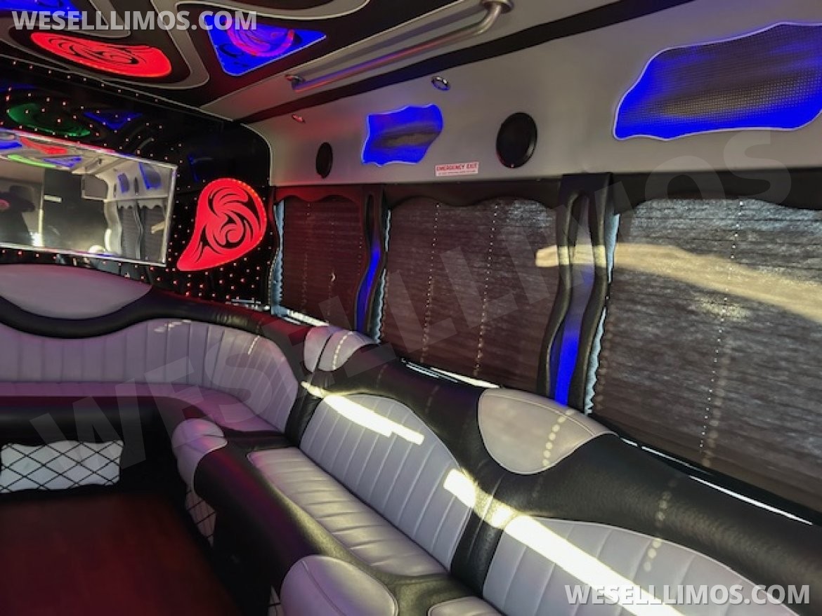 Limo Bus for Sale in Wickliffe, OH - Photo 16