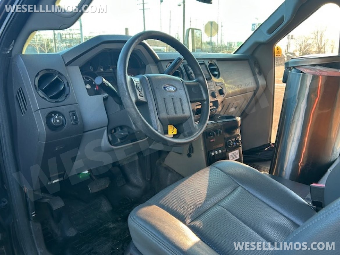Limo Bus for Sale in Wickliffe, OH - Photo 18