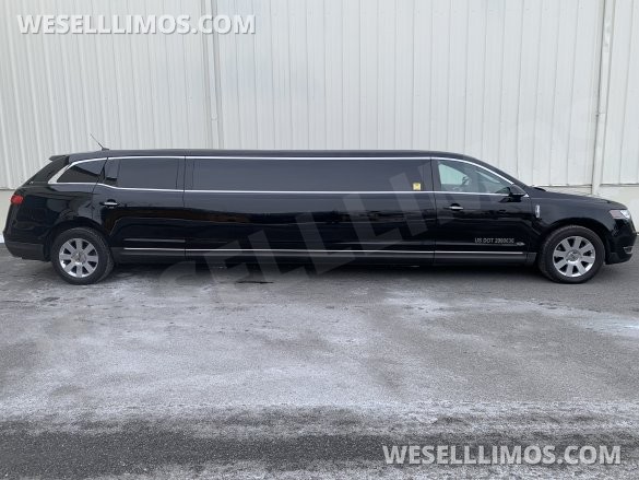 2018 Lincoln MKT Limousine for Sale in Chelsea, MA - Main Photo