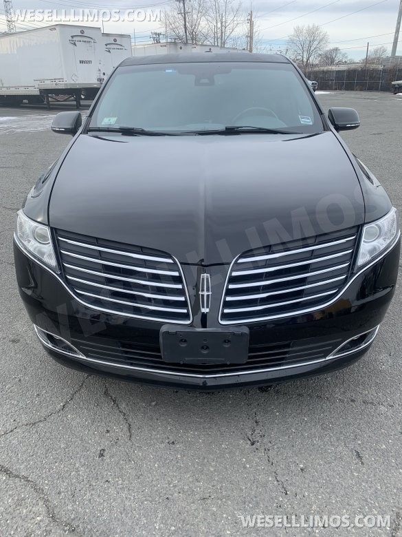 2018 Lincoln MKT Limousine for Sale in Chelsea, MA - Photo 3