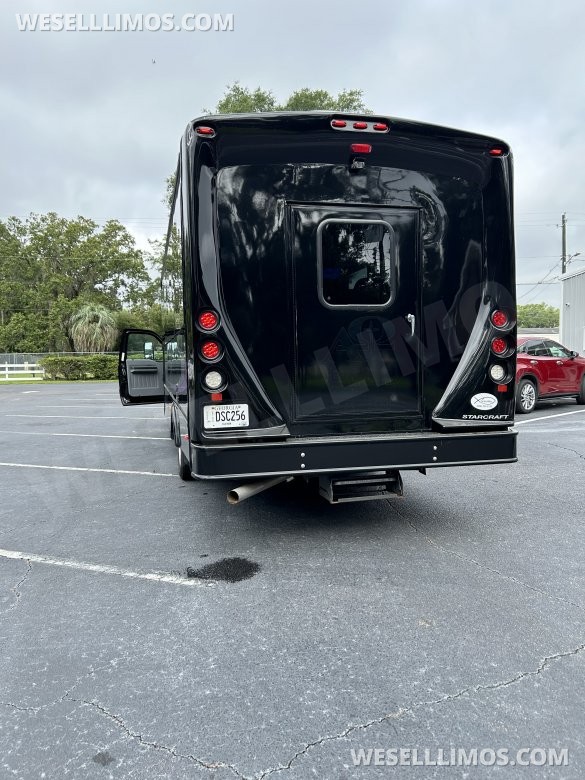 2015 Ford Starcraft F-550 Executive Shuttle for Sale in Garden City, GA - Photo 3