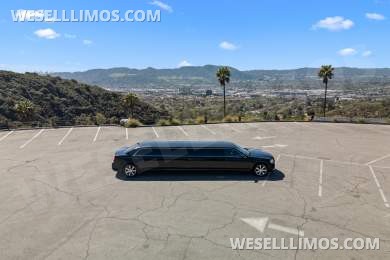 2020 Chrysler limousine - Limousine for Sale in Glendale, CA - Photo 13