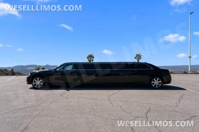 2020 Chrysler limousine - Limousine for Sale in Glendale, CA - Photo 17