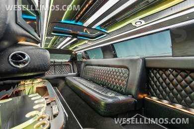 2020 Chrysler limousine - Limousine for Sale in Glendale, CA - Photo 24