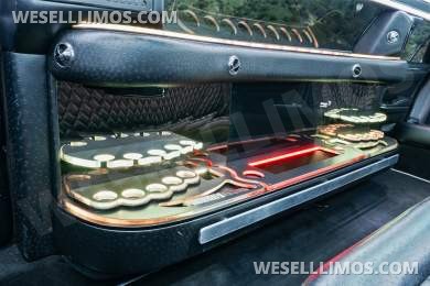 2020 Chrysler limousine - Limousine for Sale in Glendale, CA - Photo 28