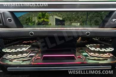 2020 Chrysler limousine - Limousine for Sale in Glendale, CA - Photo 29