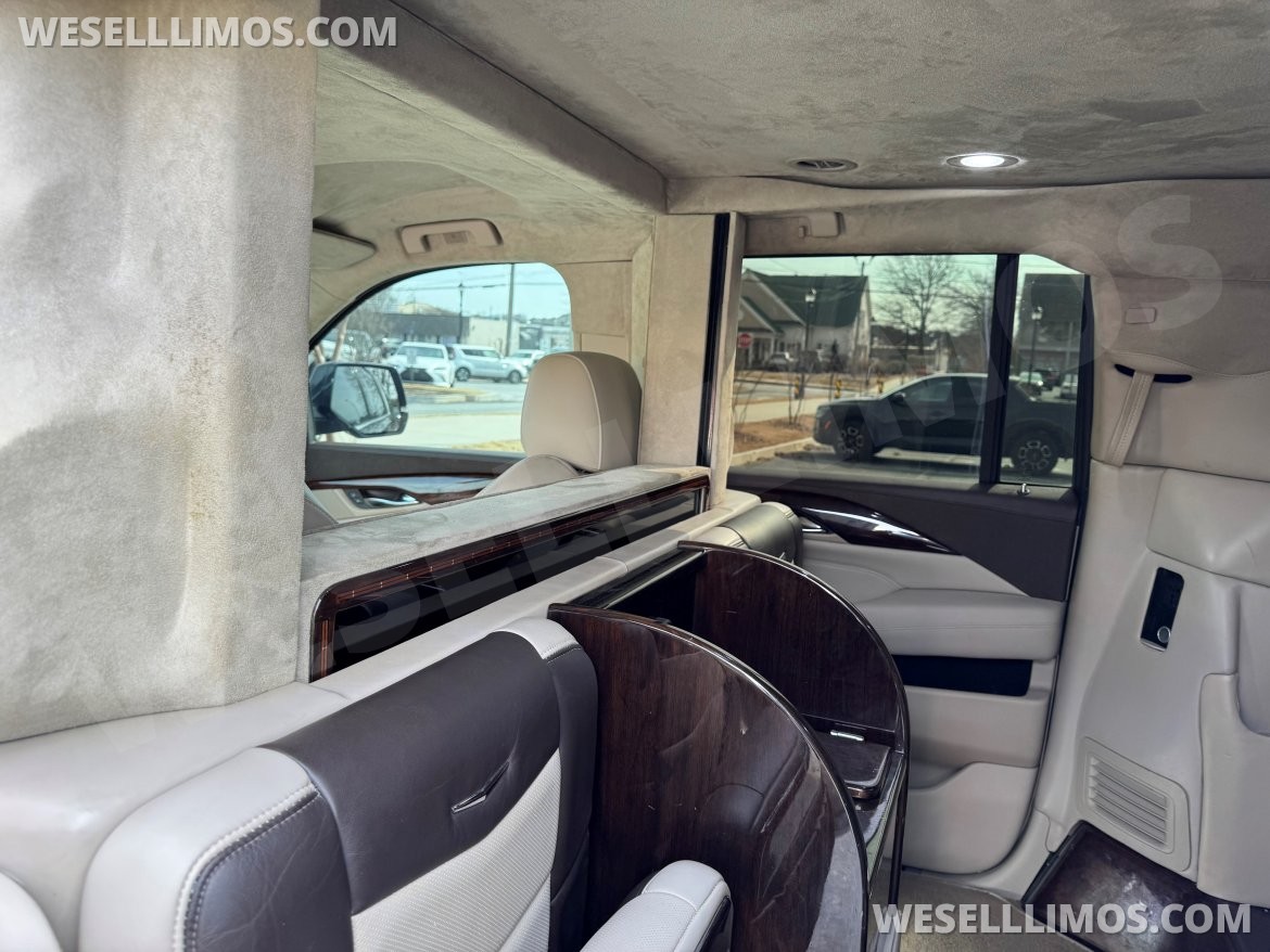 CEO SUV Mobile Office for Sale in Tucker, GA - Photo 7