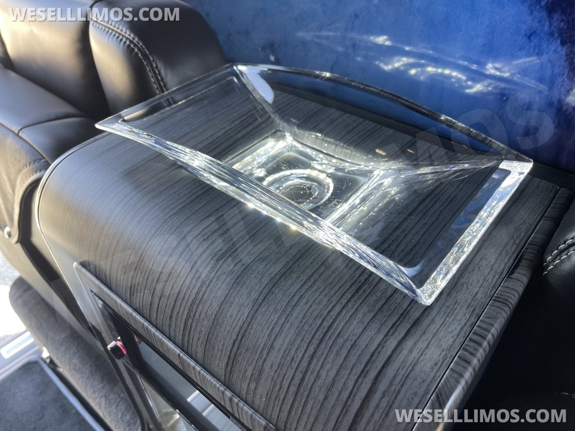 CEO SUV Mobile Office for Sale in Ontario, CA - Photo 10