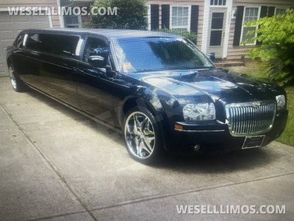 2006 Chrysler 300 Limousine for Sale in Charlotte, NC - Main Photo