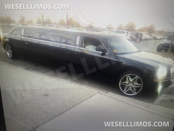 2006 Chrysler 300 Limousine for Sale in Charlotte, NC - Photo 2