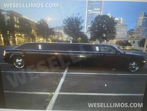 2006 Chrysler 300 Limousine for Sale in Charlotte, NC - Photo 3