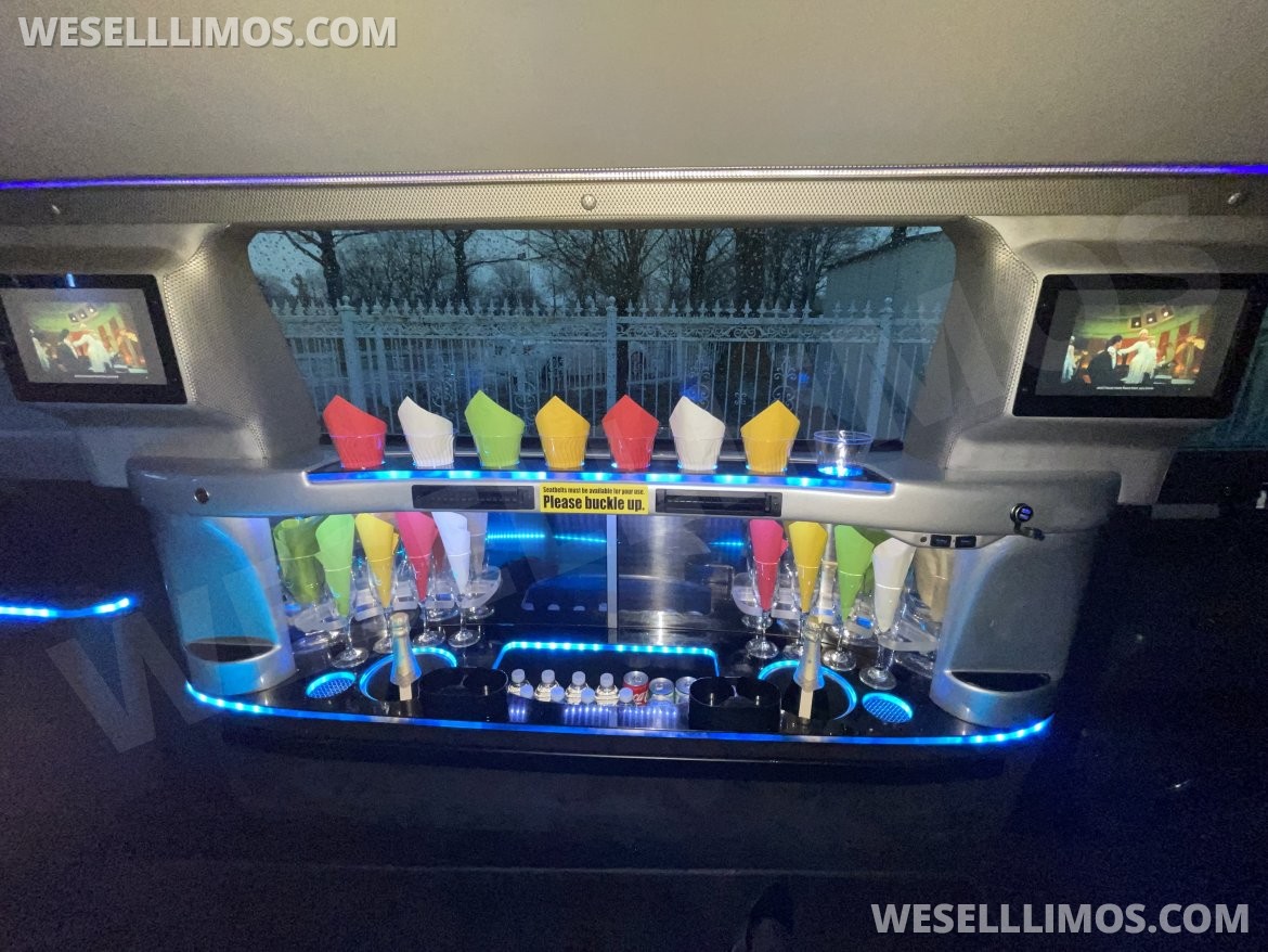 Limousine for Sale in Queens, NY - Photo 6
