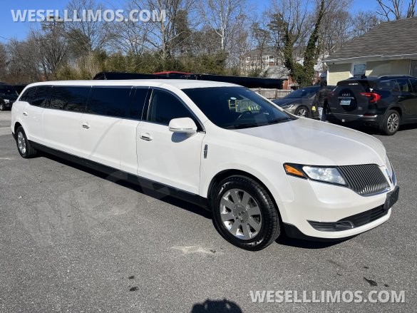 2014 Lincoln MKT Limousine for Sale in Pasadena, MD - Main Photo