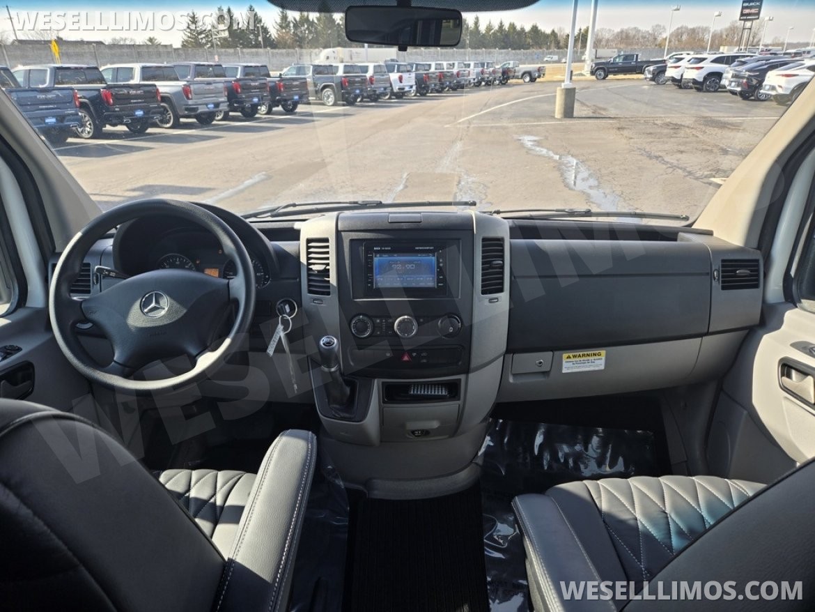 Limousine for Sale in Troy, OH - Photo 6