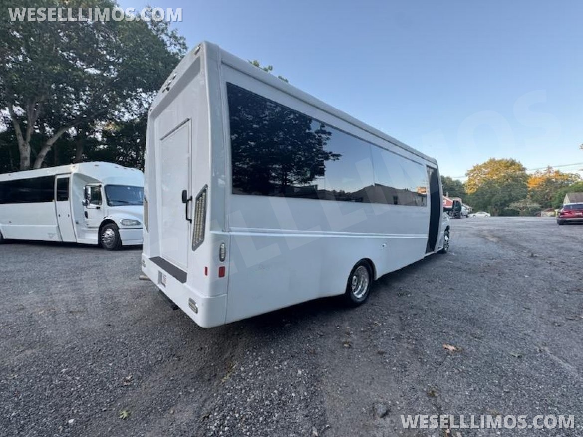 Executive Shuttle for Sale in Westport, MA - Photo 13