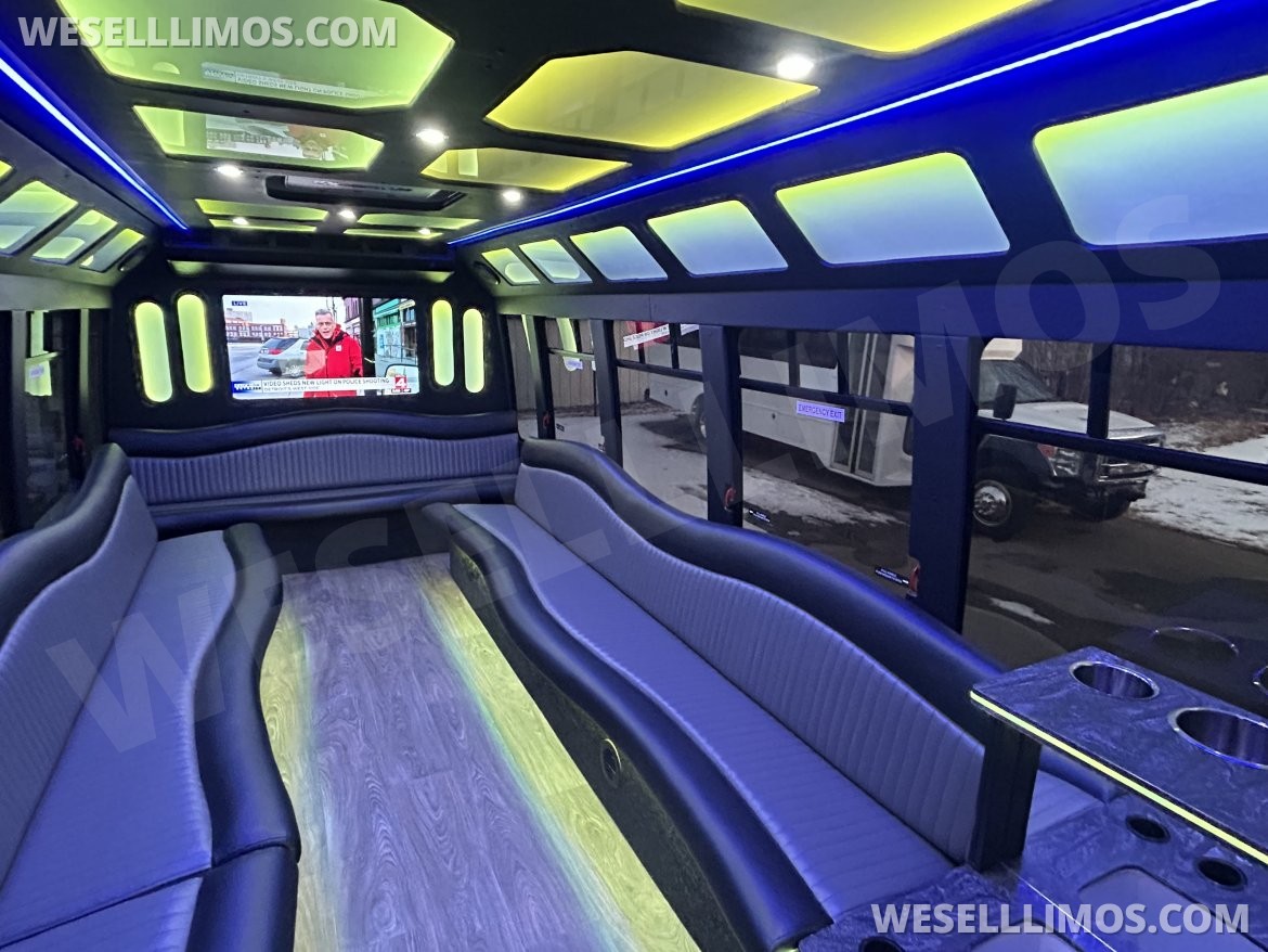 Limo Bus for Sale in fraser, MI - Photo 4