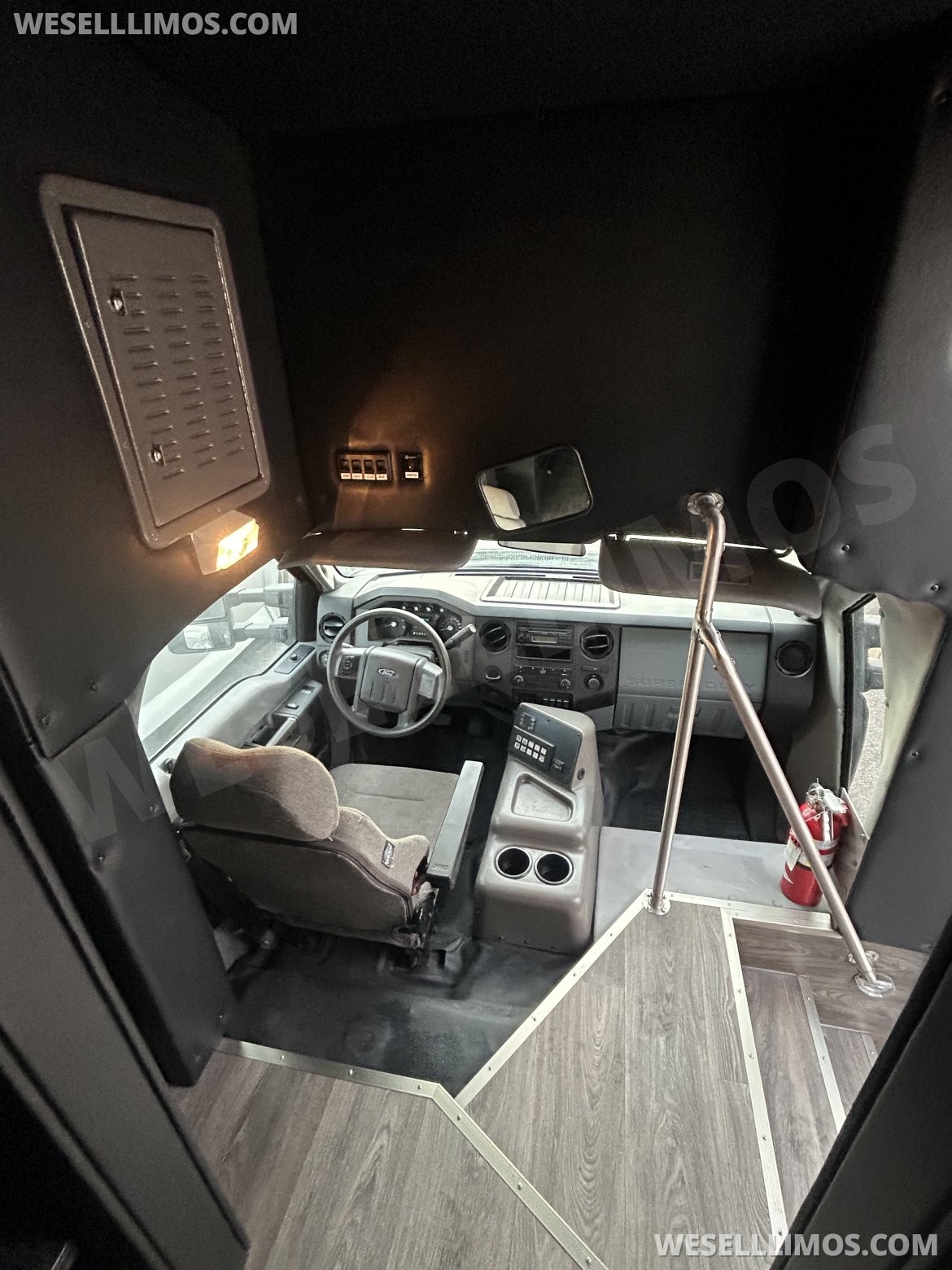 Limo Bus for Sale in fraser, MI - Photo 15