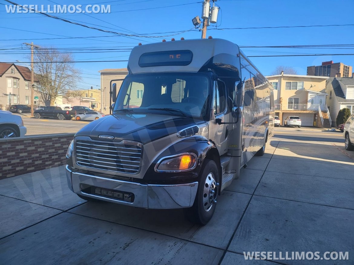 Shuttle Bus for Sale in Fairview, NJ - Photo 2